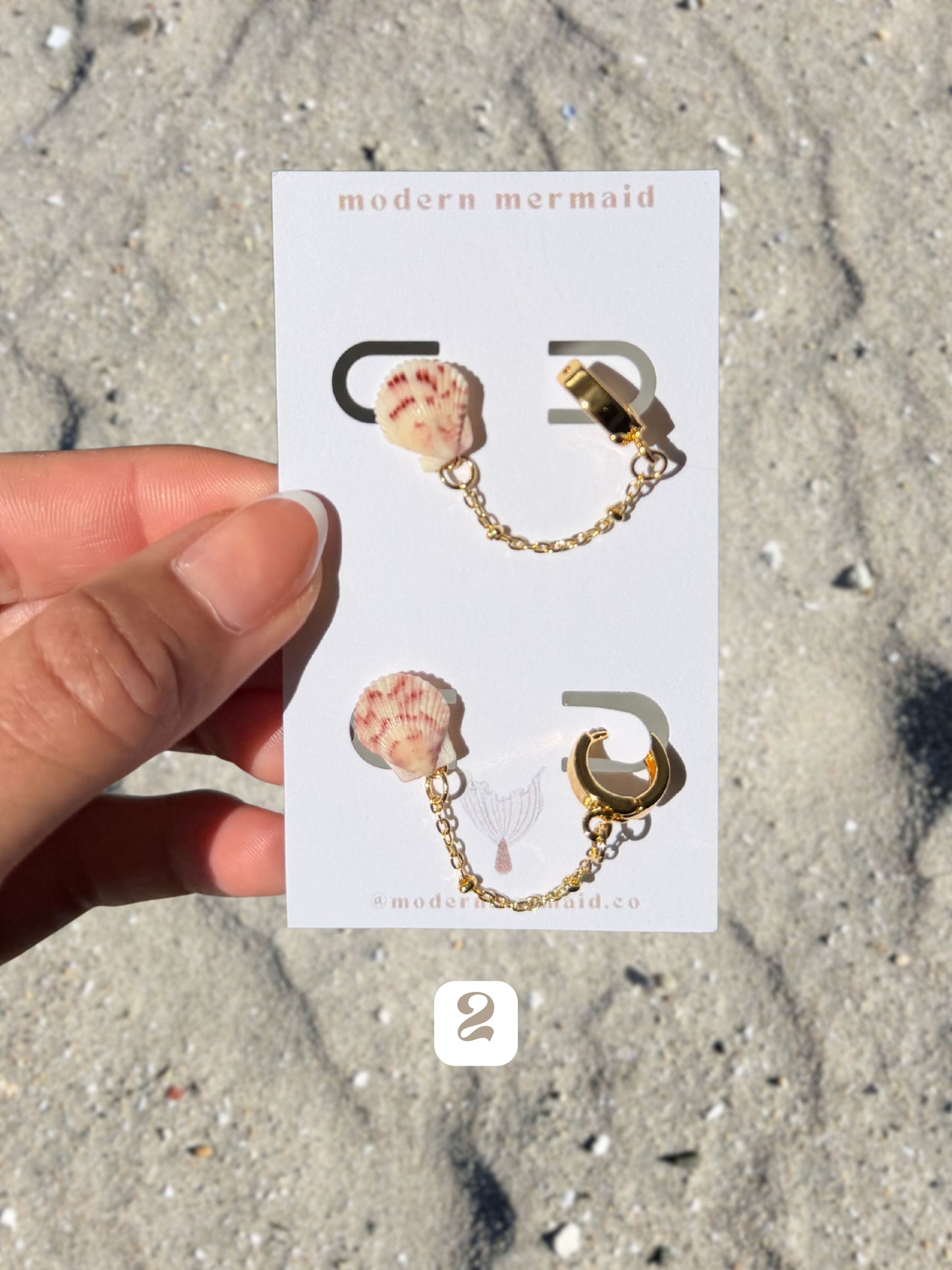 Mini Seashell Double Piercing Chain Huggies